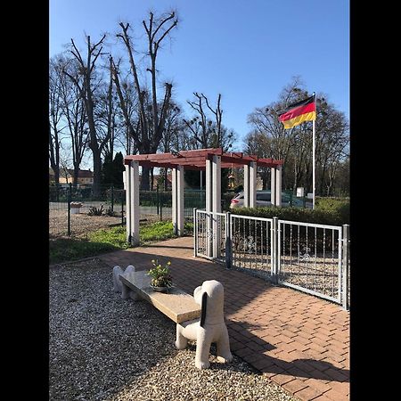 Neu! Ferienhuette Tiny House Schoningen Exterior foto